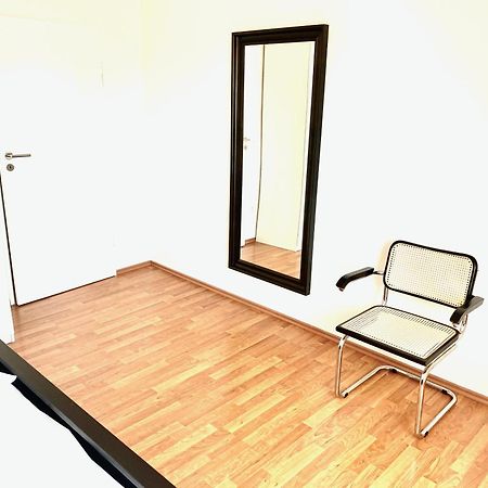 Super Zentral Begehrte Wohnlage Parkplatz Vor Haus Nuremberga Exterior foto